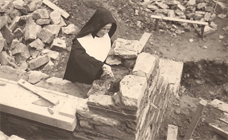 Sister Thérèse-Agnès begins reconstruction