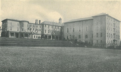 Couvent fondé à Waltham en 1889, devenu maison provinciale en 1922.