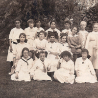 1915Grades7And8.jpg