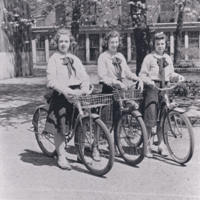 1941StudentsBicycles.jpg